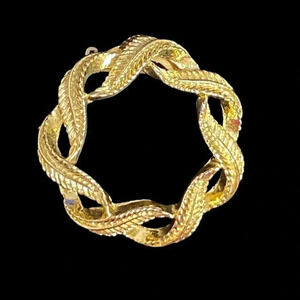 Vintage Gerry’s Gold Tone Leaf Wreath Brooch